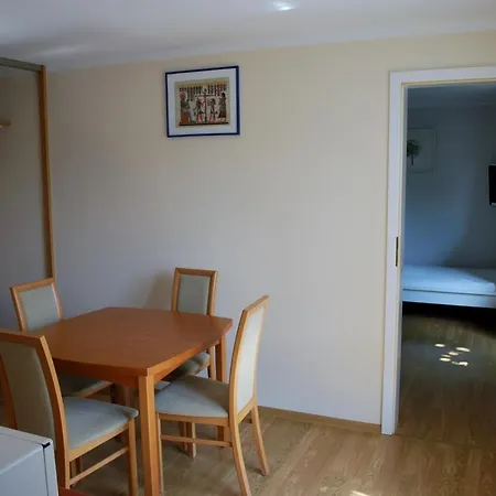 Goscinne Beata Виселка